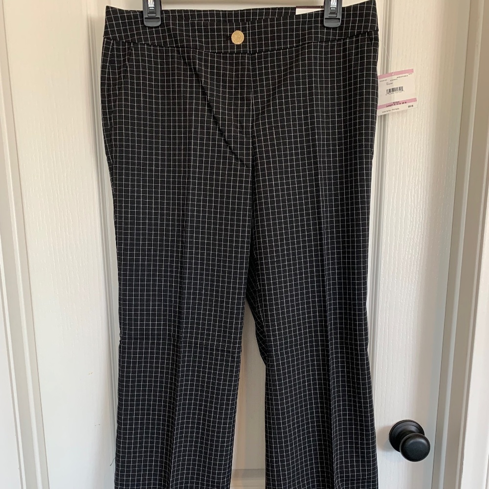 Anne Klein Size 6 Color: Black/White
